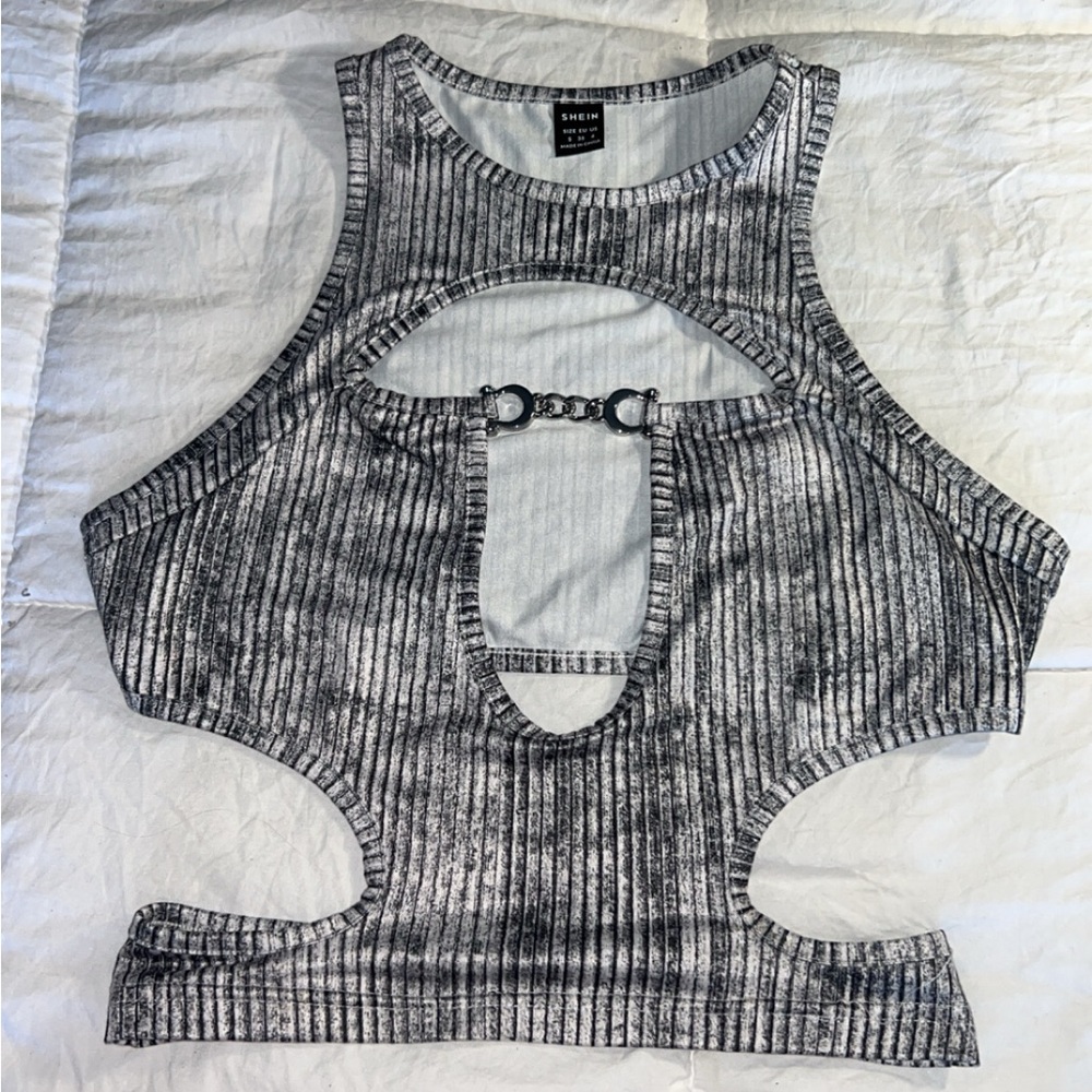 Chain Detail Cutout Crop Tank Top